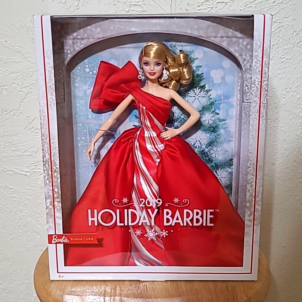 MNIB Mattel 2019 Holiday Barbie Collector's Barbie Signature